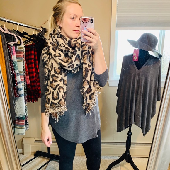 Marie Lynn James Boutique Accessories - Leopard Blanket Scarf With Fringe